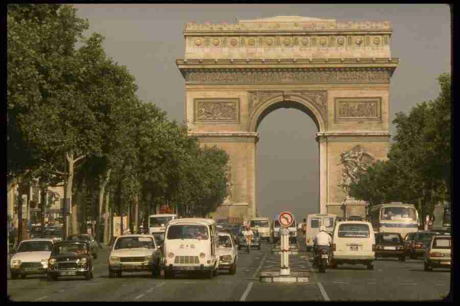 Paris - Corel Professional Photos ></a>
<script language=JavaScript> 
  var txt = 