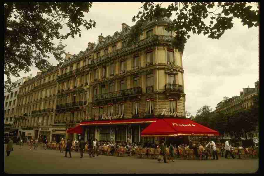 Paris - Corel Professional Photos ></a>
<script language=JavaScript> 
  var txt = 