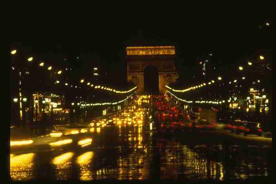 Paris - Corel Professional Photos ></a>
<script language=JavaScript> 
  var txt = 