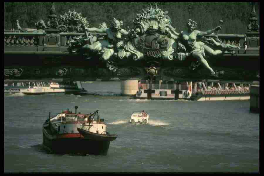 Paris - Corel Professional Photos ></a>
<script language=JavaScript> 
  var txt = 