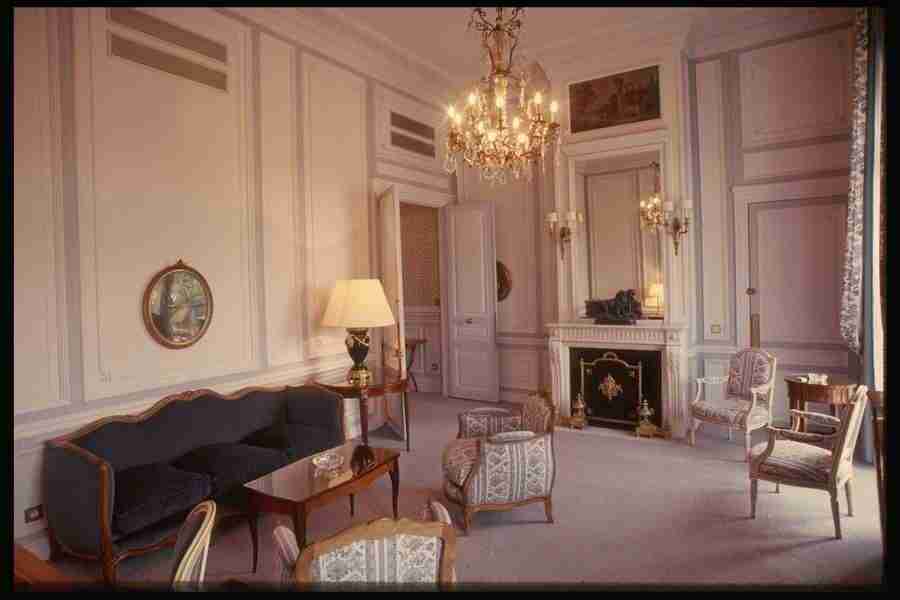 Paris - Corel Professional Photos ></a>
<script language=JavaScript> 
  var txt = 