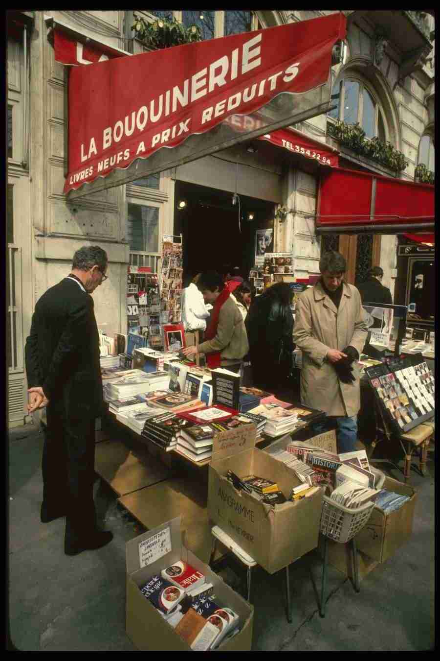 Paris - Corel Professional Photos ></a>
<script language=JavaScript> 
  var txt = 