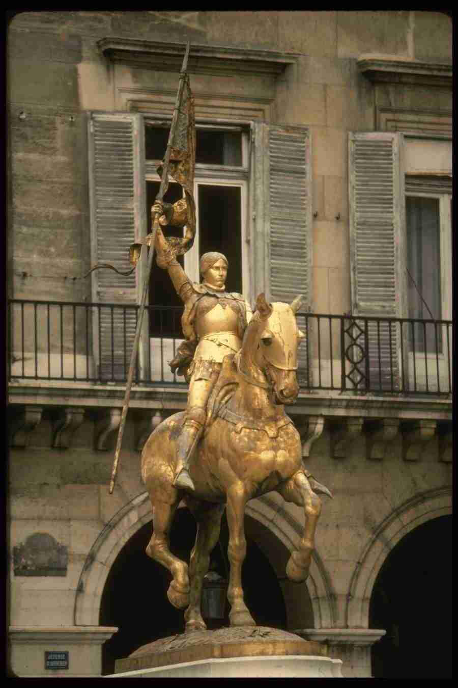 Paris - Corel Professional Photos ></a>
<script language=JavaScript> 
  var txt = 