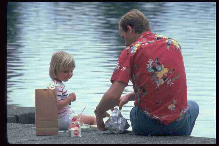 People - Corel Professional Photos ></a>
<script language=JavaScript> 
  var txt = 