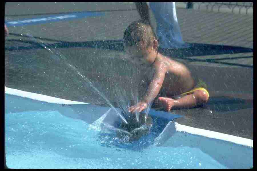 People - Corel Professional Photos ></a>
<script language=JavaScript> 
  var txt = 