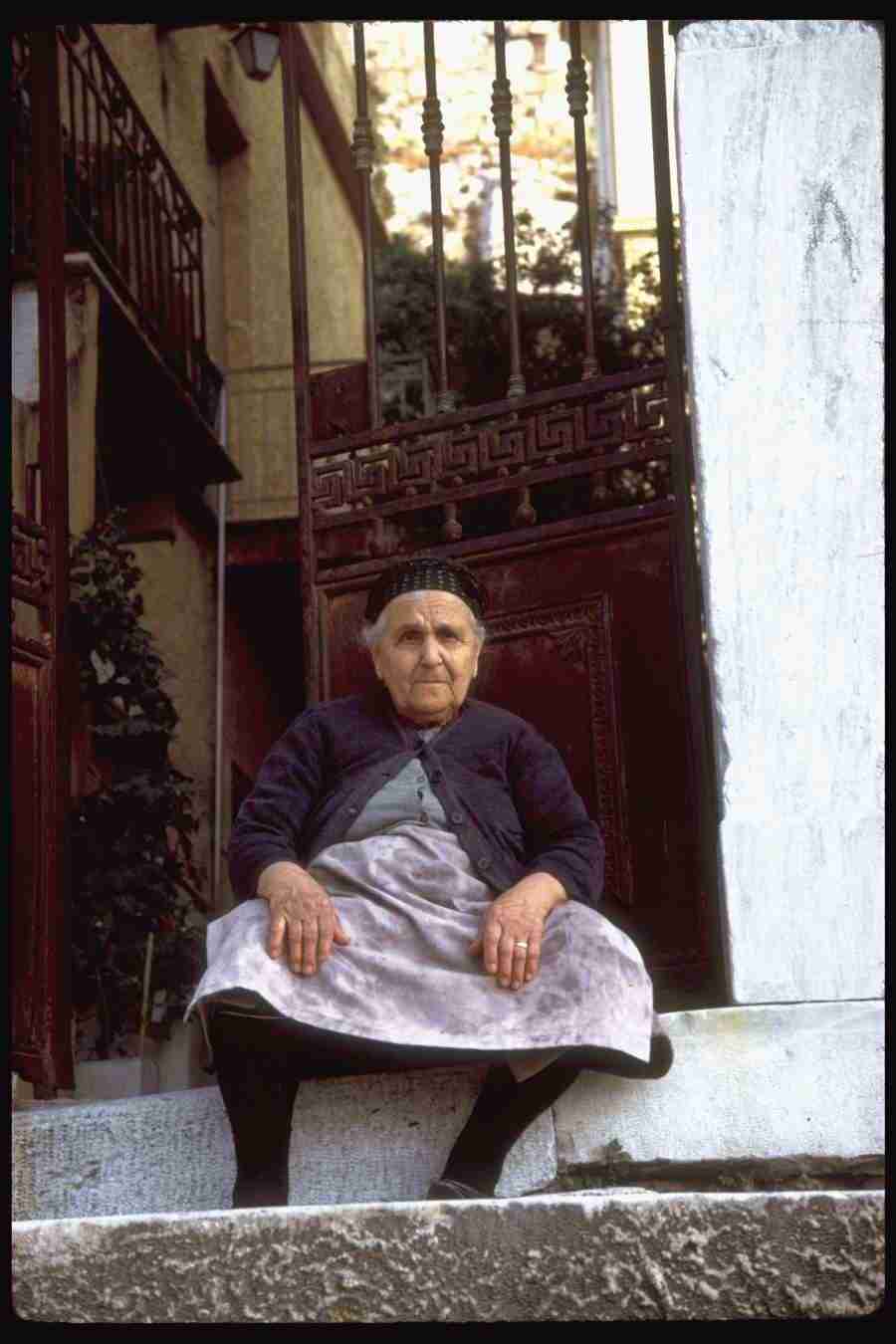 People - Corel Professional Photos ></a>
<script language=JavaScript> 
  var txt = 