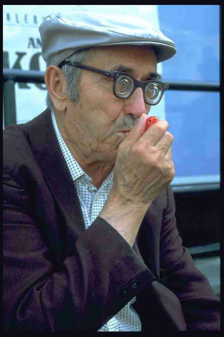 People - Corel Professional Photos ></a>
<script language=JavaScript> 
  var txt = 