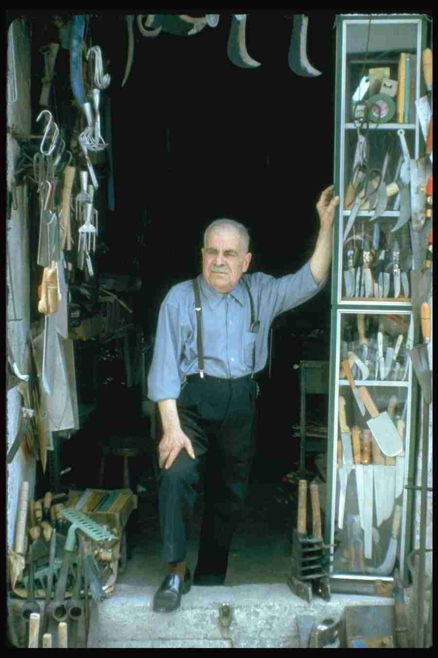 People - Corel Professional Photos ></a>
<script language=JavaScript> 
  var txt = 