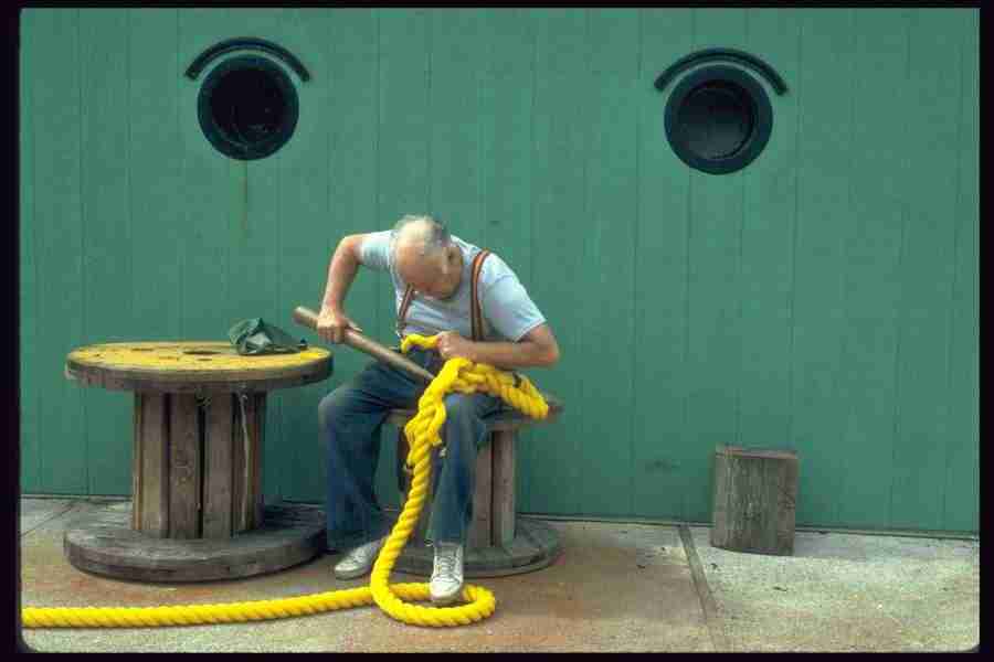 People - Corel Professional Photos ></a>
<script language=JavaScript> 
  var txt = 