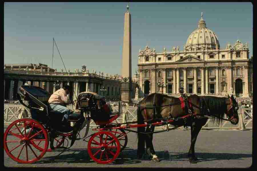 Rome - Corel Professional Photos ></a>
<script language=JavaScript> 
  var txt = 