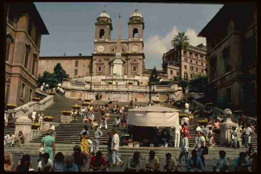 Rome - Corel Professional Photos ></a>
<script language=JavaScript> 
  var txt = 