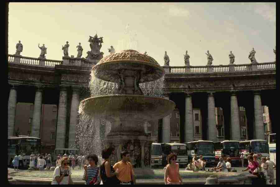 Rome - Corel Professional Photos ></a>
<script language=JavaScript> 
  var txt = 