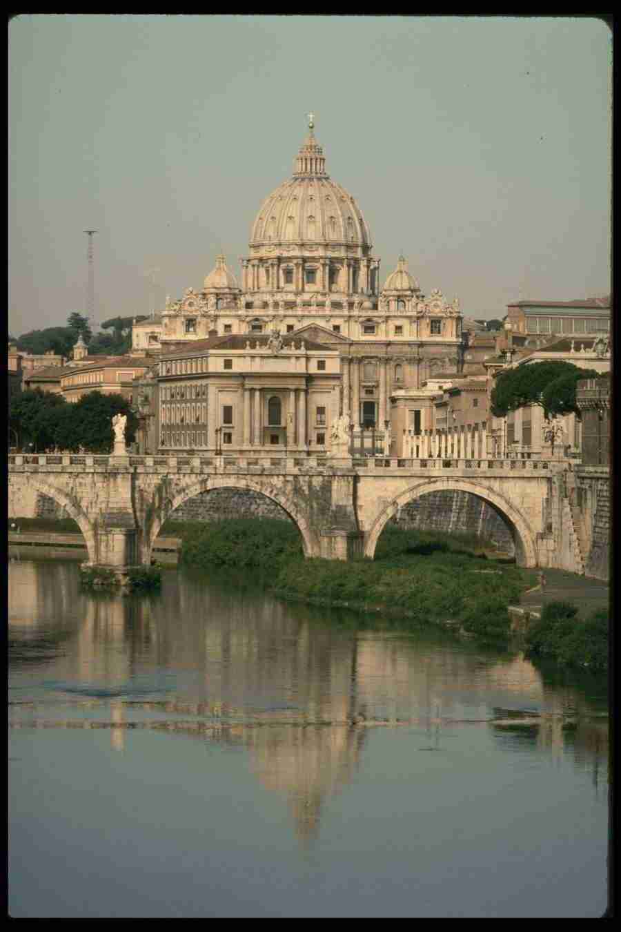 Rome - Corel Professional Photos ></a>
<script language=JavaScript> 
  var txt = 