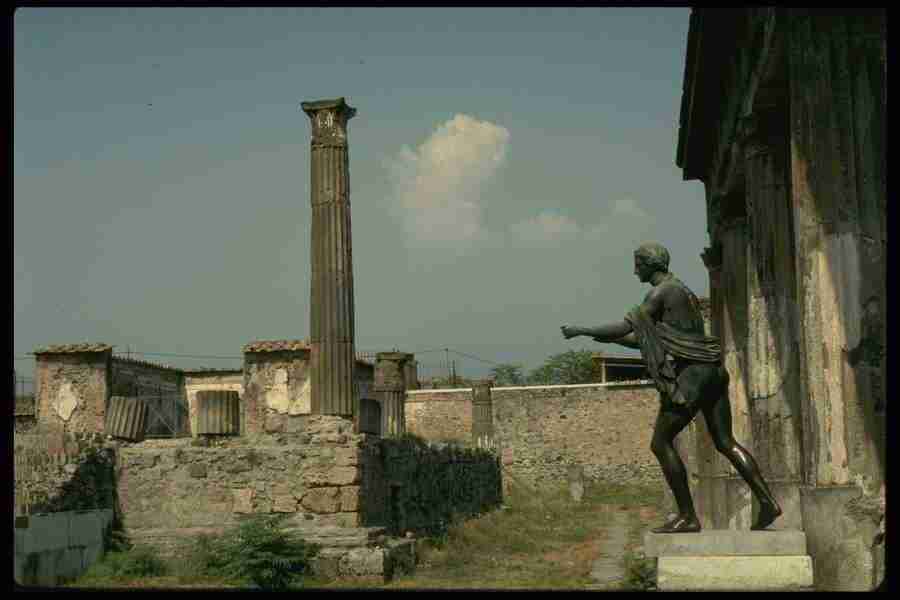 Rome - Corel Professional Photos ></a>
<script language=JavaScript> 
  var txt = 