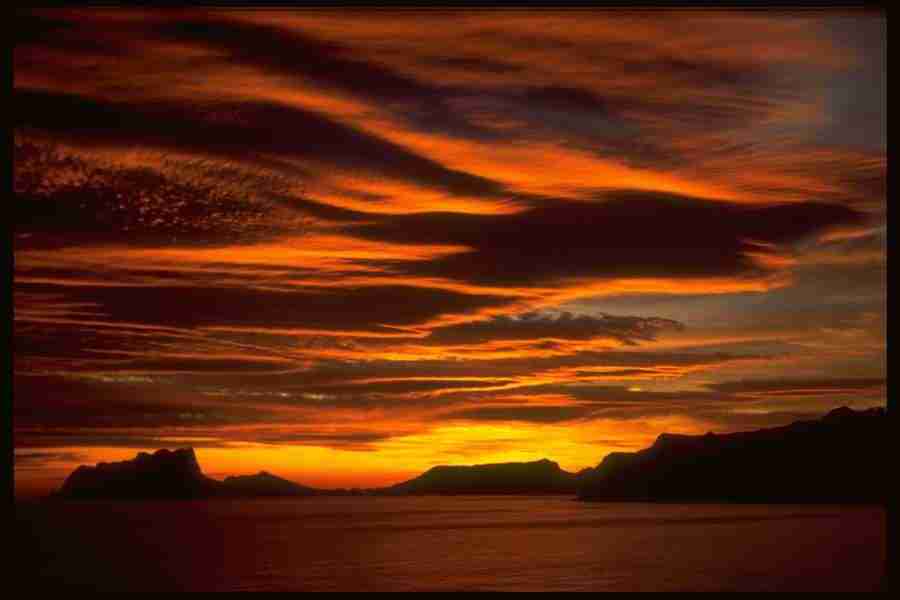 Sunsets Around The World - Corel Professional Photos ></a>
<script language=JavaScript> 
  var txt = 