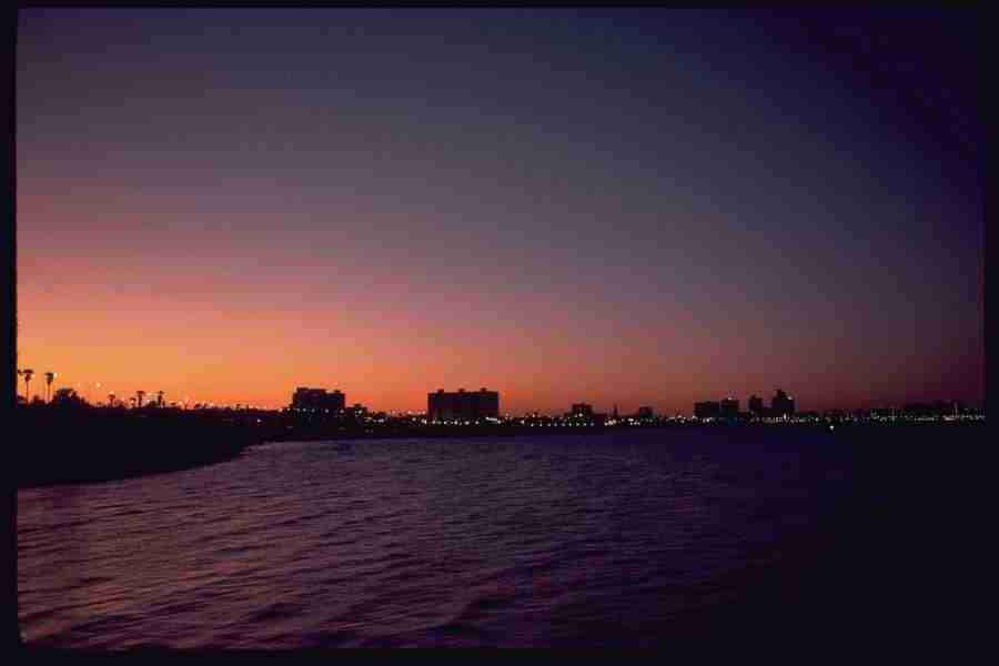 Sunsets Around The World - Corel Professional Photos ></a>
<script language=JavaScript> 
  var txt = 