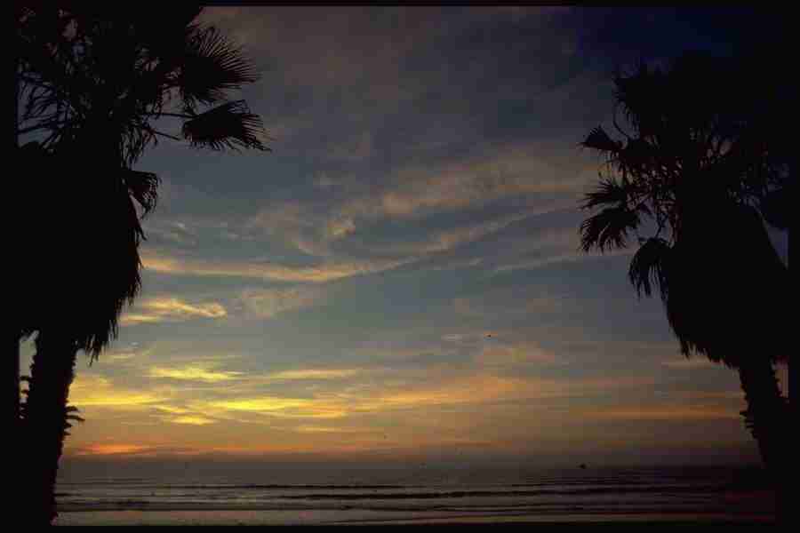 Sunsets Around The World - Corel Professional Photos ></a>
<script language=JavaScript> 
  var txt = 