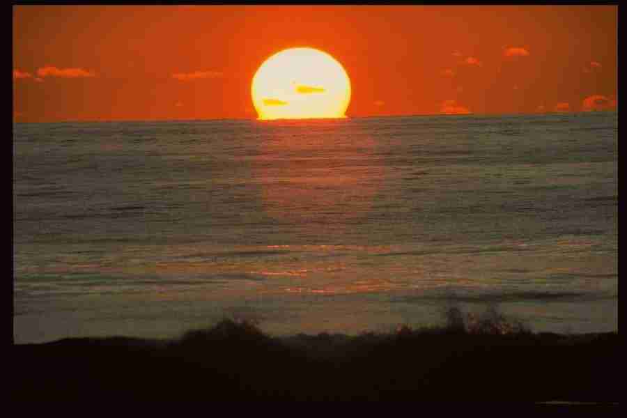 Sunsets Around The World - Corel Professional Photos ></a>
<script language=JavaScript> 
  var txt = 