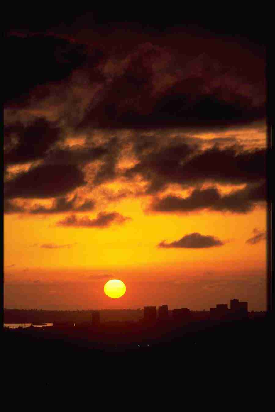 Sunsets Around The World - Corel Professional Photos ></a>
<script language=JavaScript> 
  var txt = 