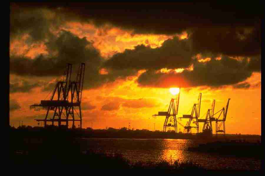 Sunsets Around The World - Corel Professional Photos ></a>
<script language=JavaScript> 
  var txt = 