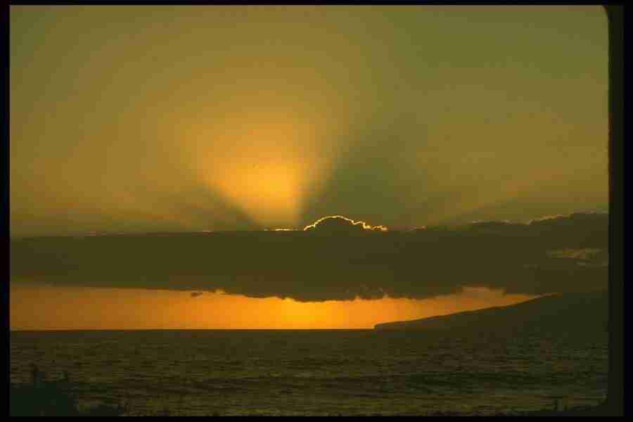 Skies - Corel Professional Photos ></a>
<script language=JavaScript> 
  var txt = 