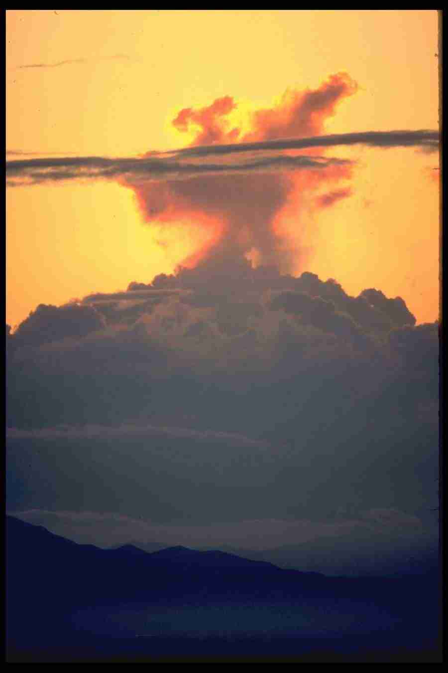 Skies - Corel Professional Photos ></a>
<script language=JavaScript> 
  var txt = 