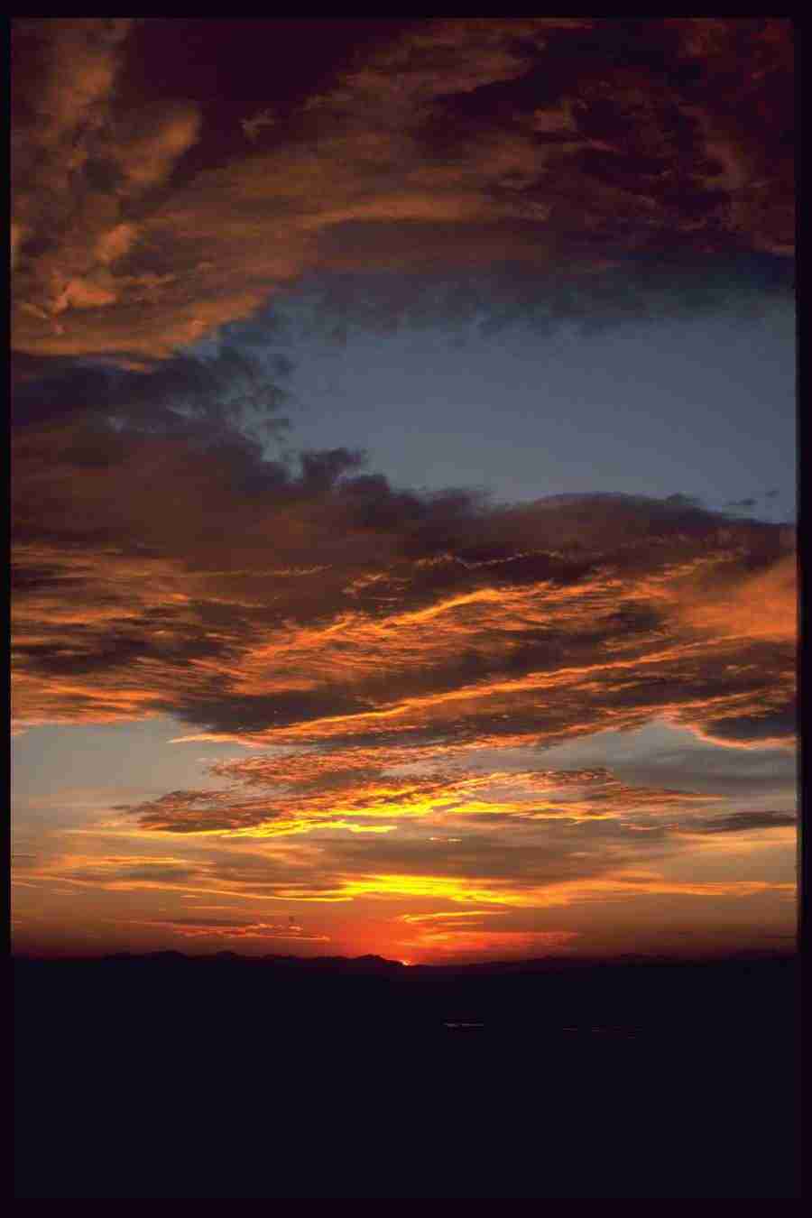 Skies - Corel Professional Photos ></a>
<script language=JavaScript> 
  var txt = 