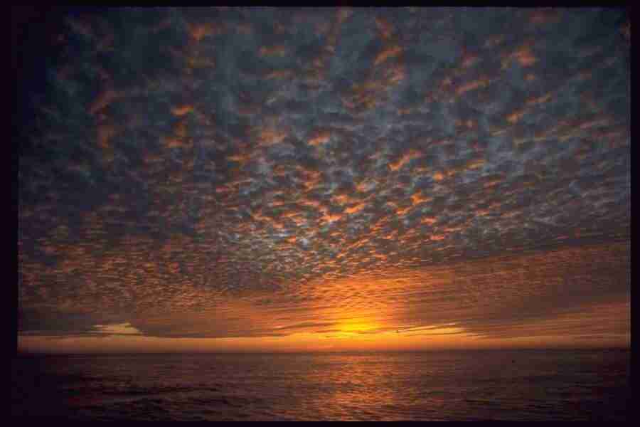 Skies - Corel Professional Photos ></a>
<script language=JavaScript> 
  var txt = 