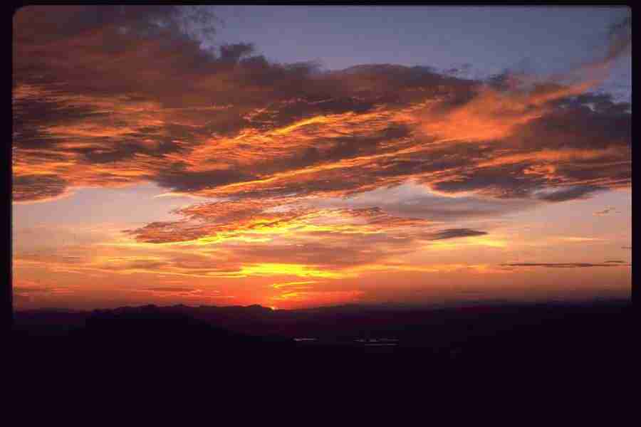 Skies - Corel Professional Photos ></a>
<script language=JavaScript> 
  var txt = 