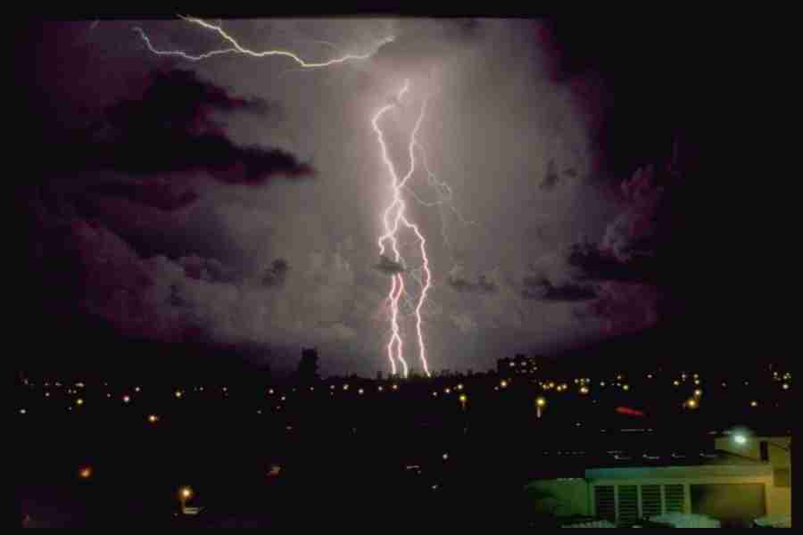 Skies - Corel Professional Photos ></a>
<script language=JavaScript> 
  var txt = 