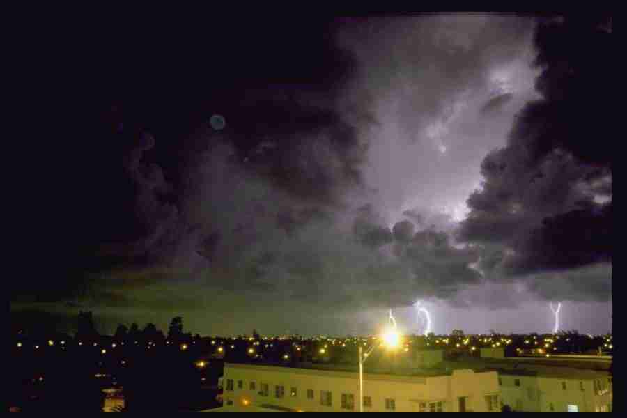 Skies - Corel Professional Photos ></a>
<script language=JavaScript> 
  var txt = 