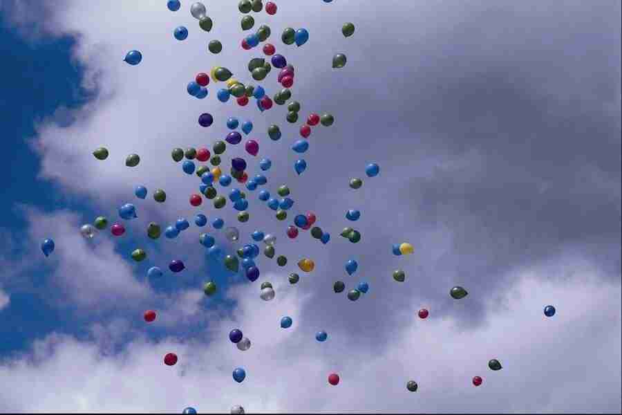Skies - Corel Professional Photos ></a>
<script language=JavaScript> 
  var txt = 