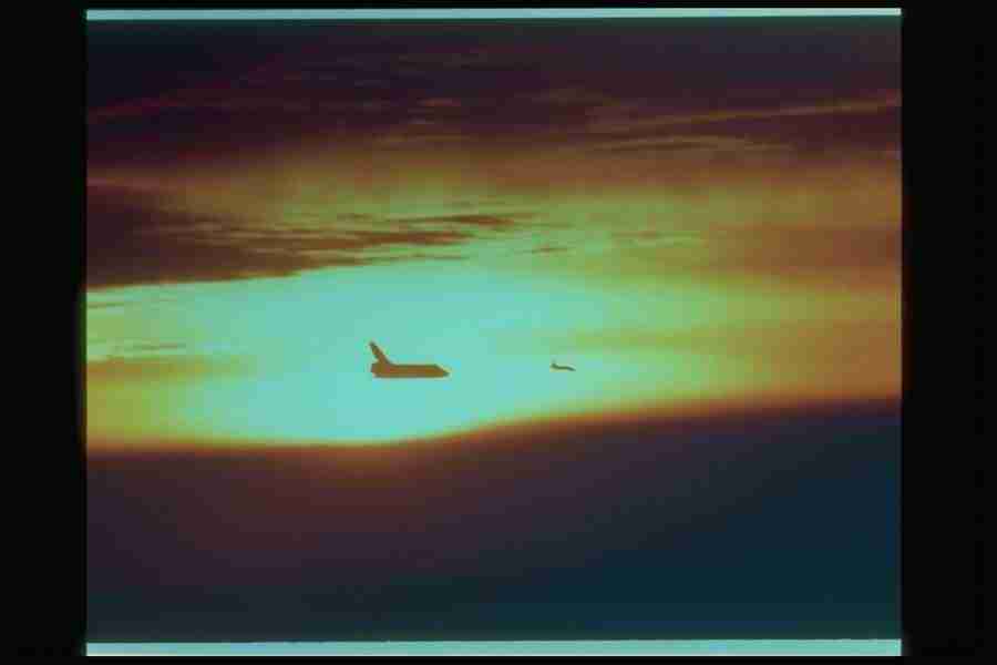 Space - Corel Professional Photos ></a>
<script language=JavaScript> 
  var txt = 