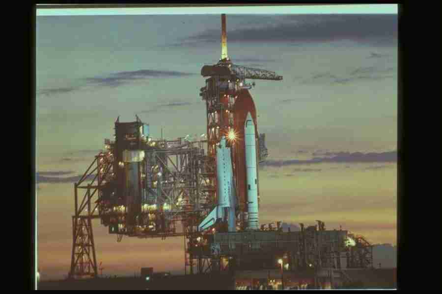 Space - Corel Professional Photos ></a>
<script language=JavaScript> 
  var txt = 