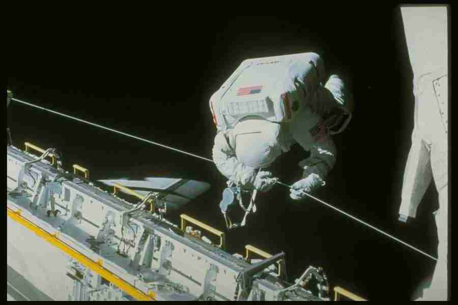 Space - Corel Professional Photos ></a>
<script language=JavaScript> 
  var txt = 