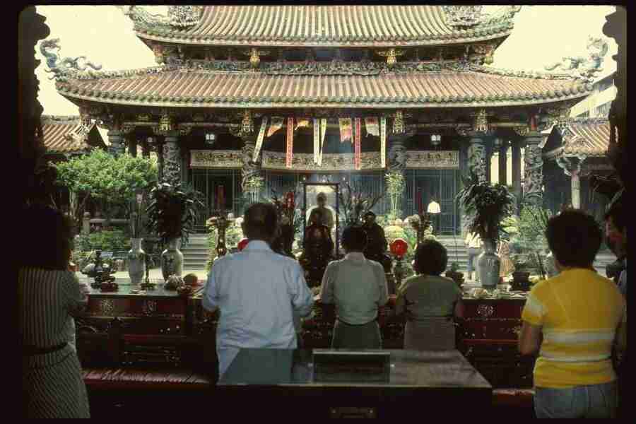 Sacred Places - Corel Professional Photos ></a>
<script language=JavaScript> 
  var txt = 