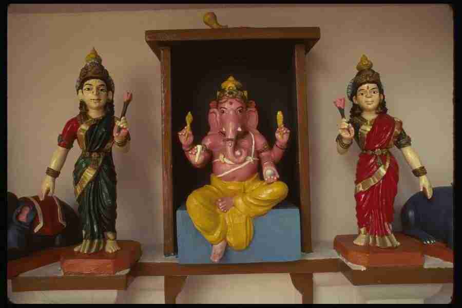 Sacred Places - Corel Professional Photos ></a>
<script language=JavaScript> 
  var txt = 