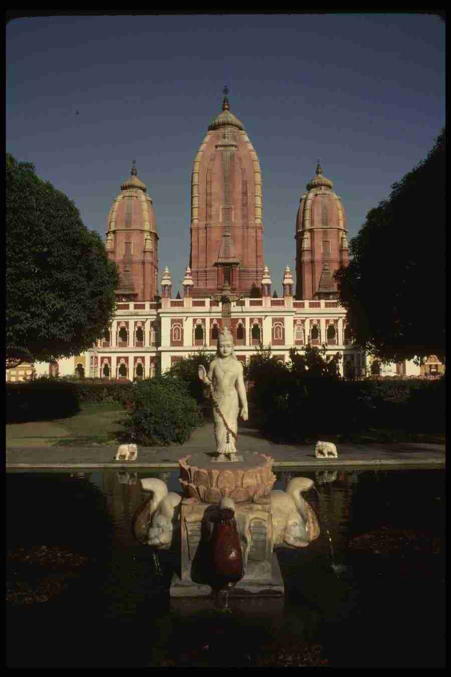 Sacred Places - Corel Professional Photos ></a>
<script language=JavaScript> 
  var txt = 