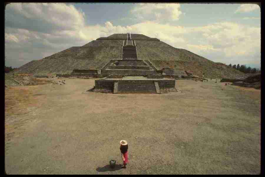 Sacred Places - Corel Professional Photos ></a>
<script language=JavaScript> 
  var txt = 