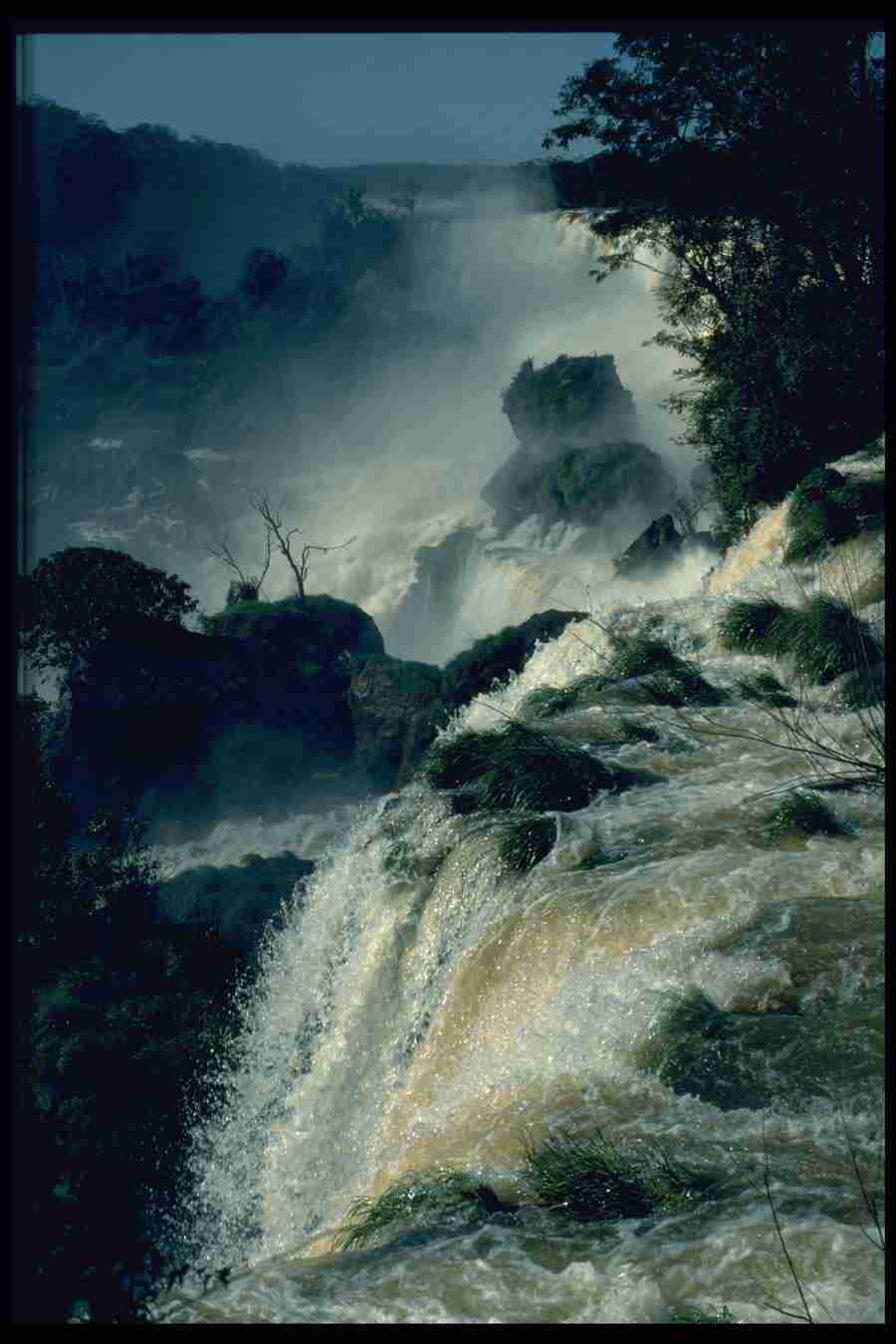 Spectacular Waterfalls - Corel Professional Photos ></a>
<script language=JavaScript> 
  var txt = 