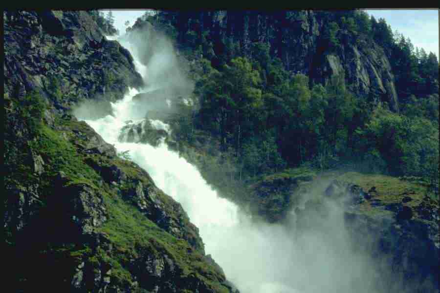 Spectacular Waterfalls - Corel Professional Photos ></a>
<script language=JavaScript> 
  var txt = 