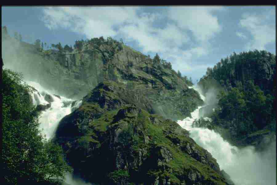 Spectacular Waterfalls - Corel Professional Photos ></a>
<script language=JavaScript> 
  var txt = 