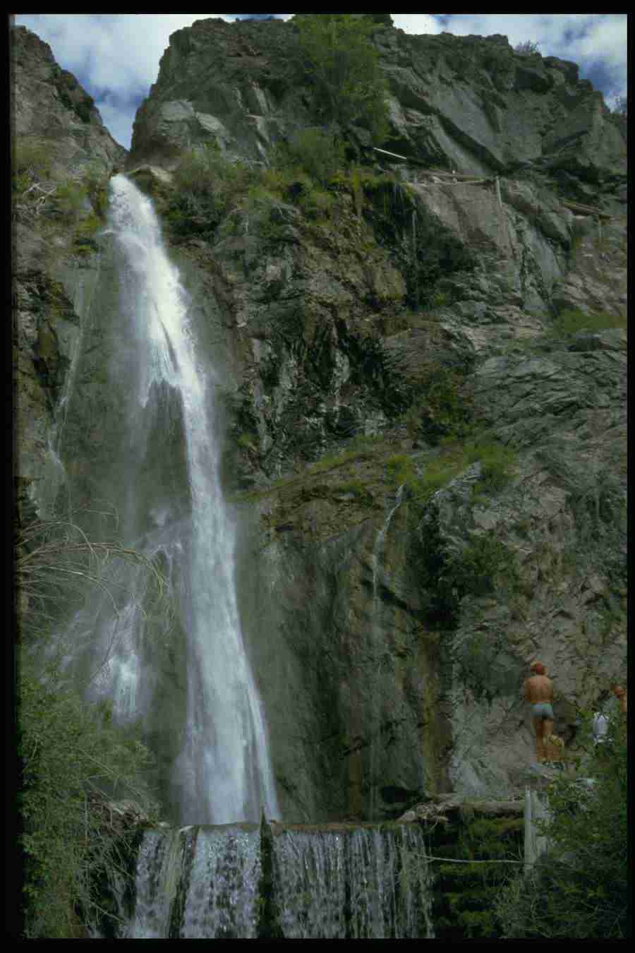 Spectacular Waterfalls - Corel Professional Photos ></a>
<script language=JavaScript> 
  var txt = 