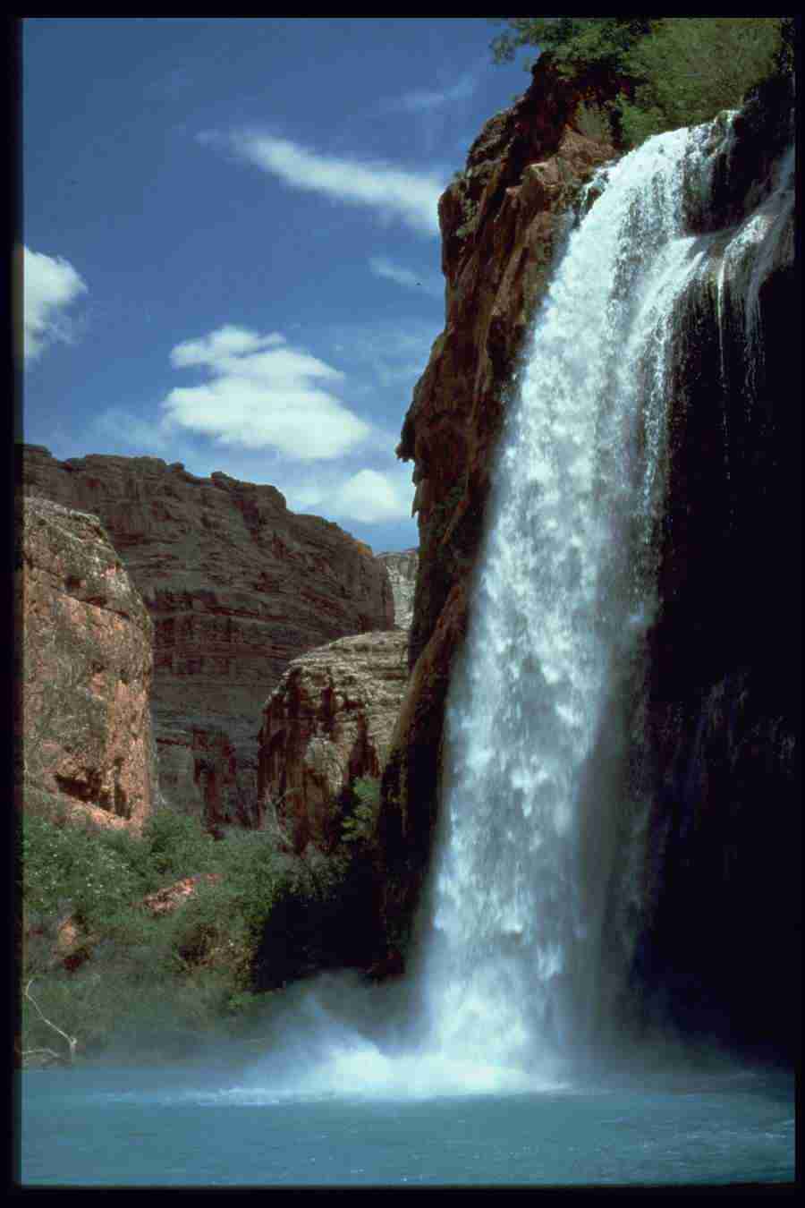 Spectacular Waterfalls - Corel Professional Photos ></a>
<script language=JavaScript> 
  var txt = 