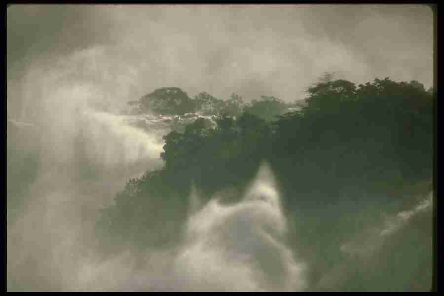Spectacular Waterfalls - Corel Professional Photos ></a>
<script language=JavaScript> 
  var txt = 