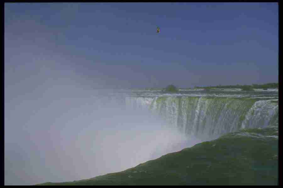 Spectacular Waterfalls - Corel Professional Photos ></a>
<script language=JavaScript> 
  var txt = 