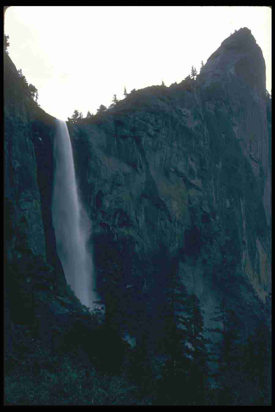 Spectacular Waterfalls - Corel Professional Photos ></a>
<script language=JavaScript> 
  var txt = 