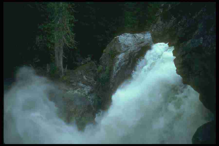 Spectacular Waterfalls - Corel Professional Photos ></a>
<script language=JavaScript> 
  var txt = 