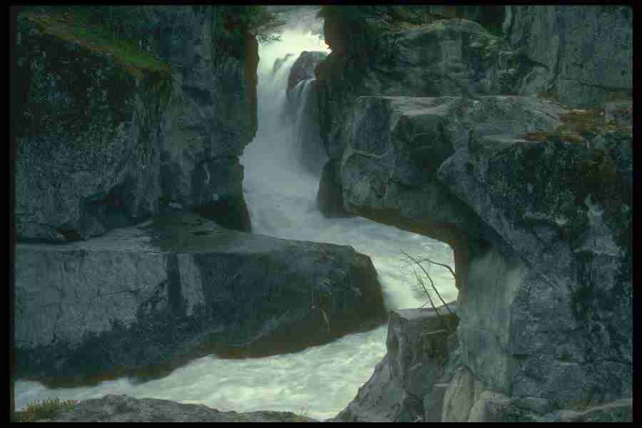 Spectacular Waterfalls - Corel Professional Photos ></a>
<script language=JavaScript> 
  var txt = 