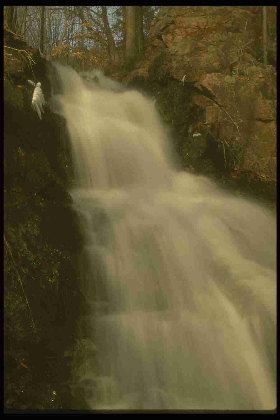 Spectacular Waterfalls - Corel Professional Photos ></a>
<script language=JavaScript> 
  var txt = 